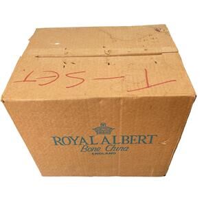 Vintage Royal Albert Haworth Bone China 21 Piece Tea Set Floral 1982 England